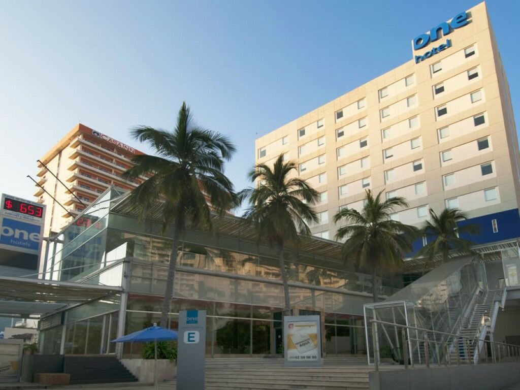 ホテル One Acapulco Costera エクステリア 写真